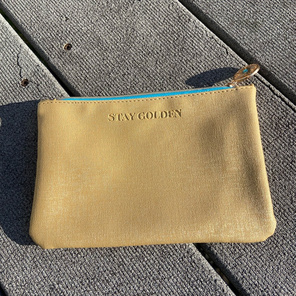 Stay Golden Make-Up Bag